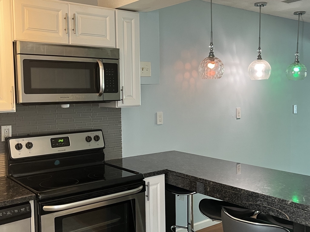 555 Russell Rd D18