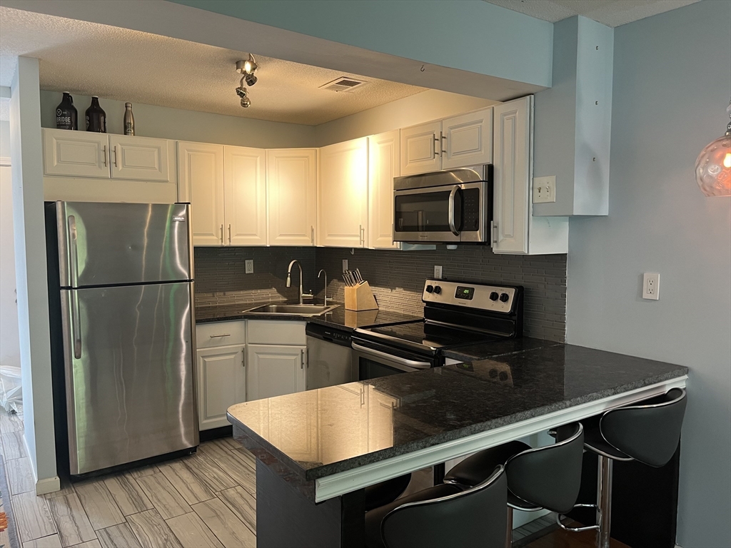 555 Russell Rd D18
