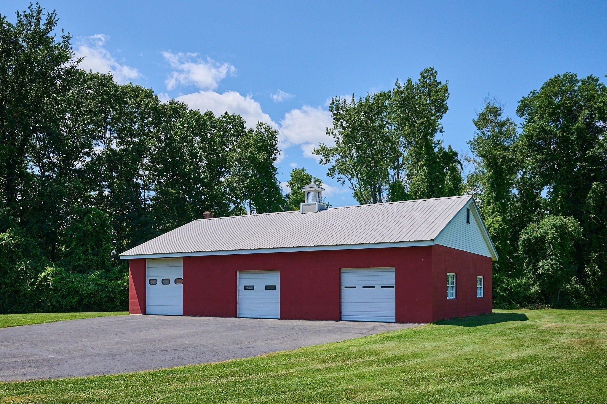 34 Plain Rd East