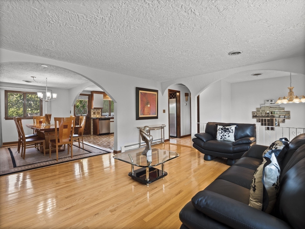 15 Nixon Ln