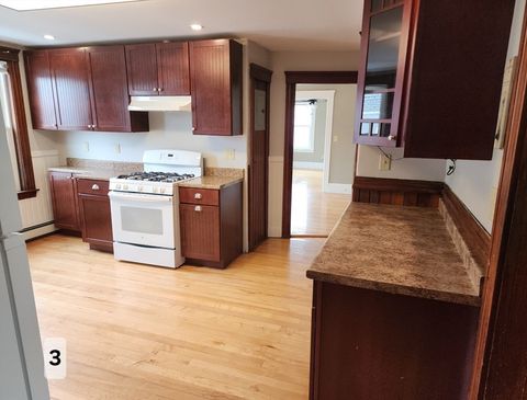 21 Windham St 3 Worcester MA 01610