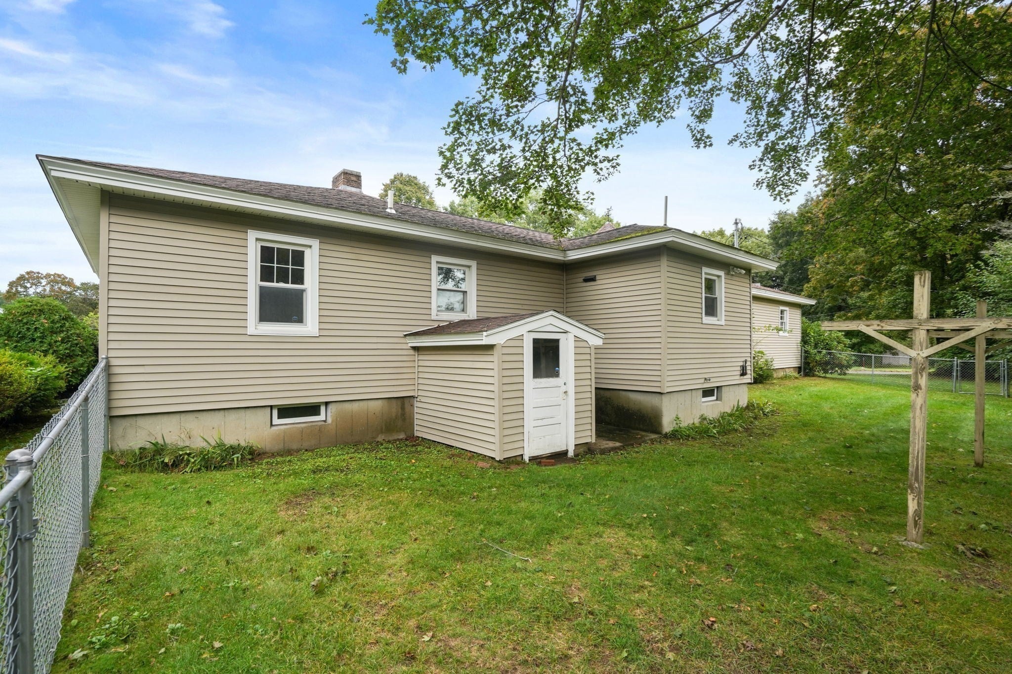 15 Myers St, Uxbridge, MA Photo #34