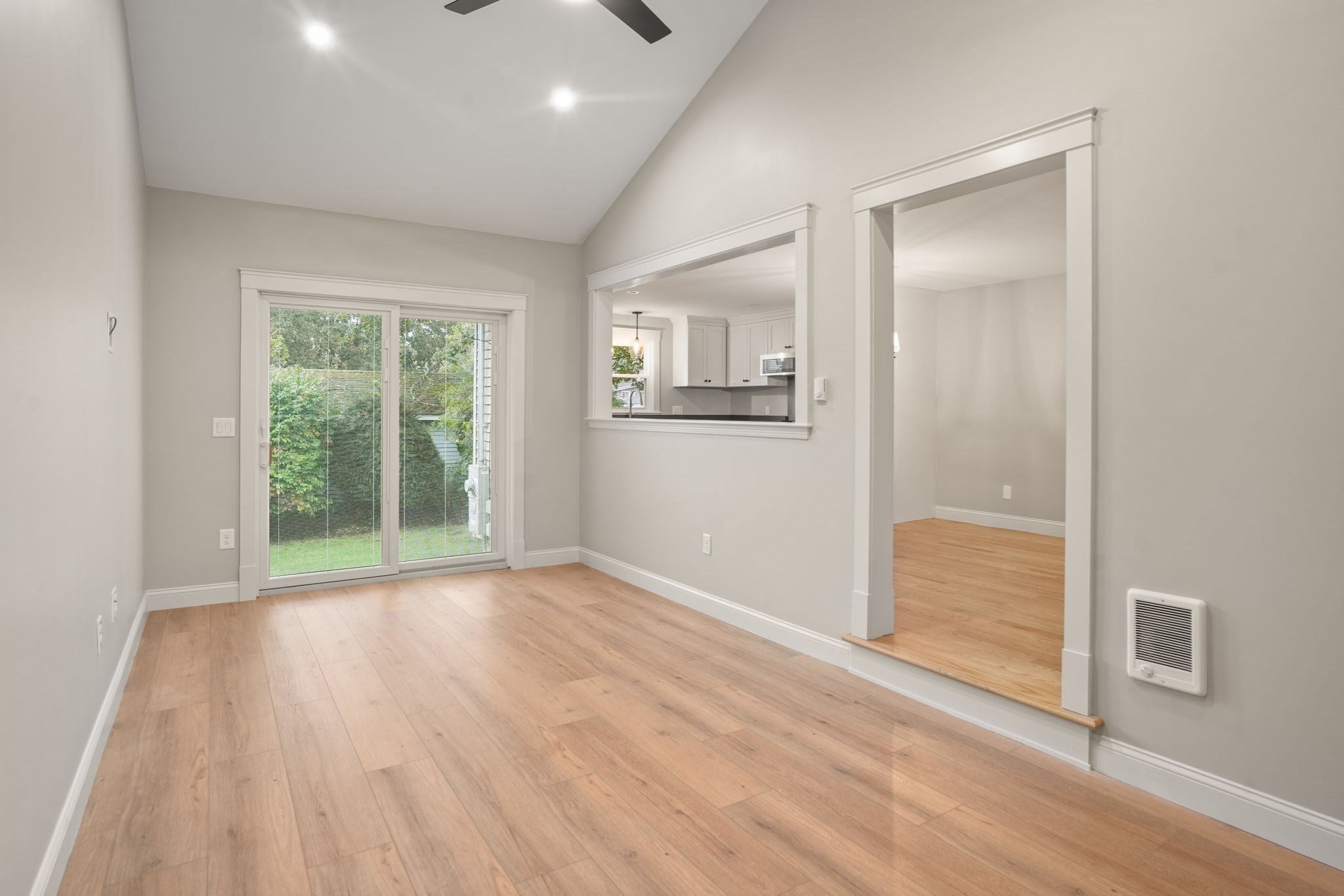 15 Myers St, Uxbridge, MA Photo #10