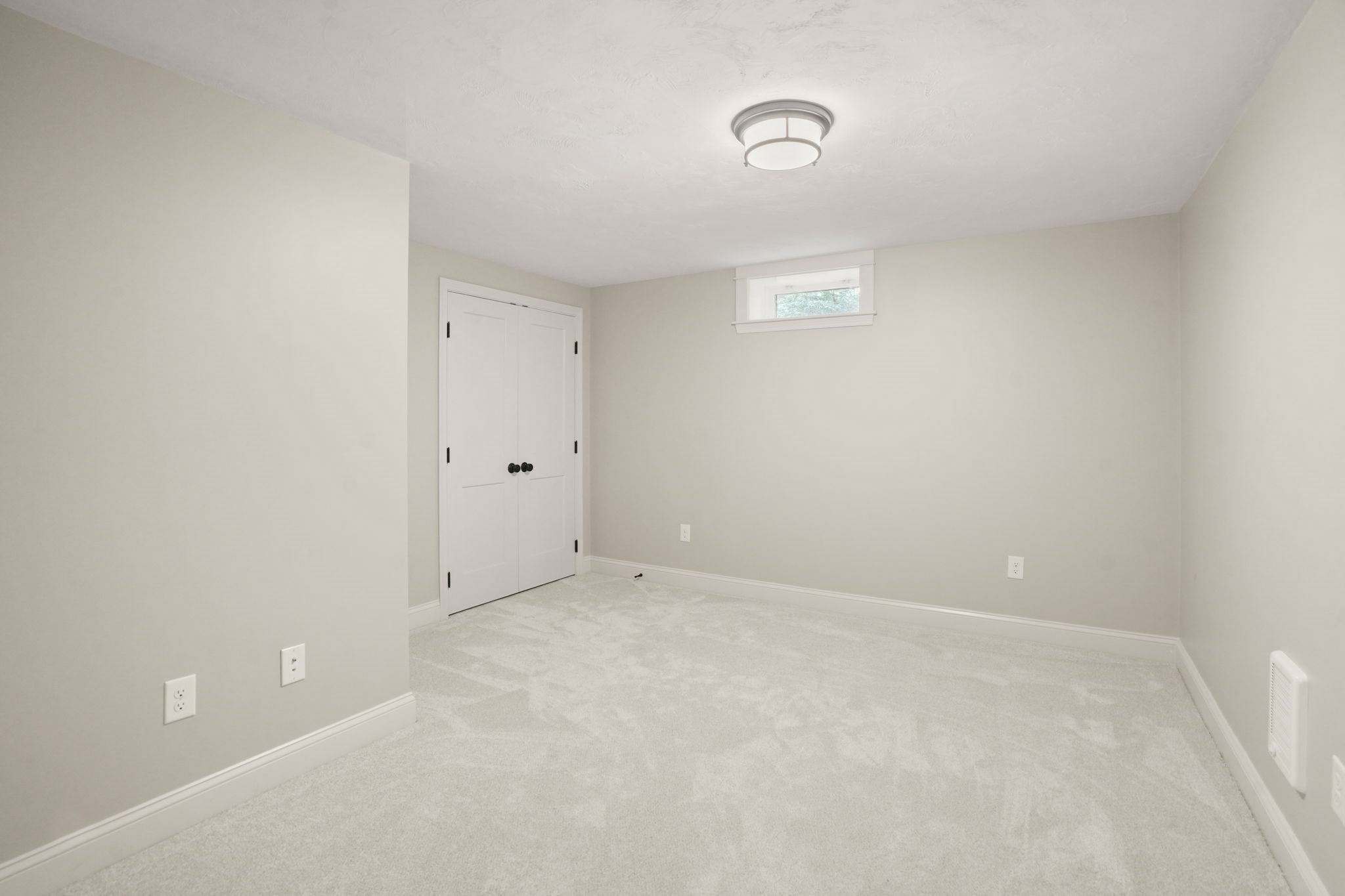 15 Myers St, Uxbridge, MA Photo #26