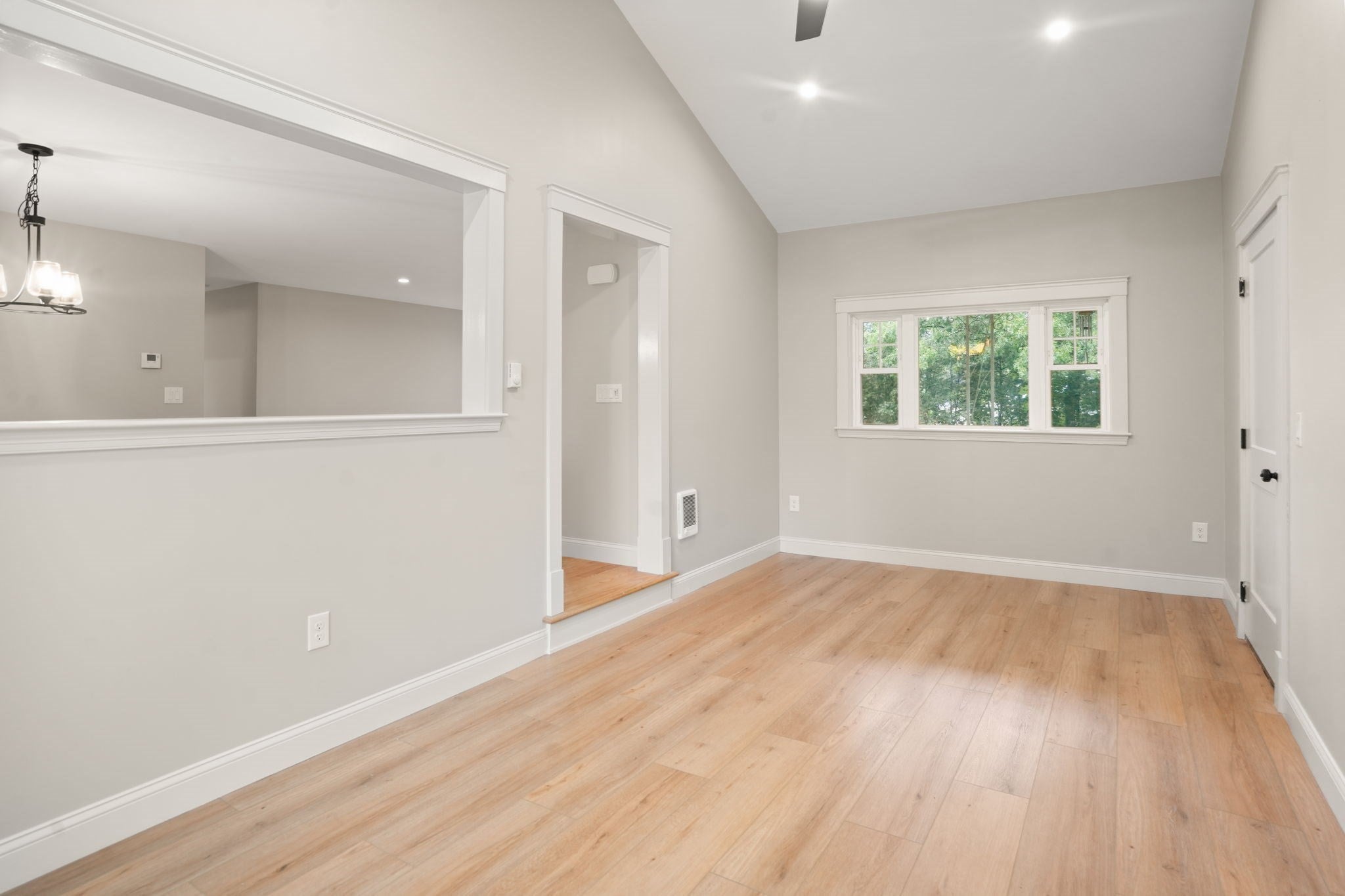15 Myers St, Uxbridge, MA Photo #12