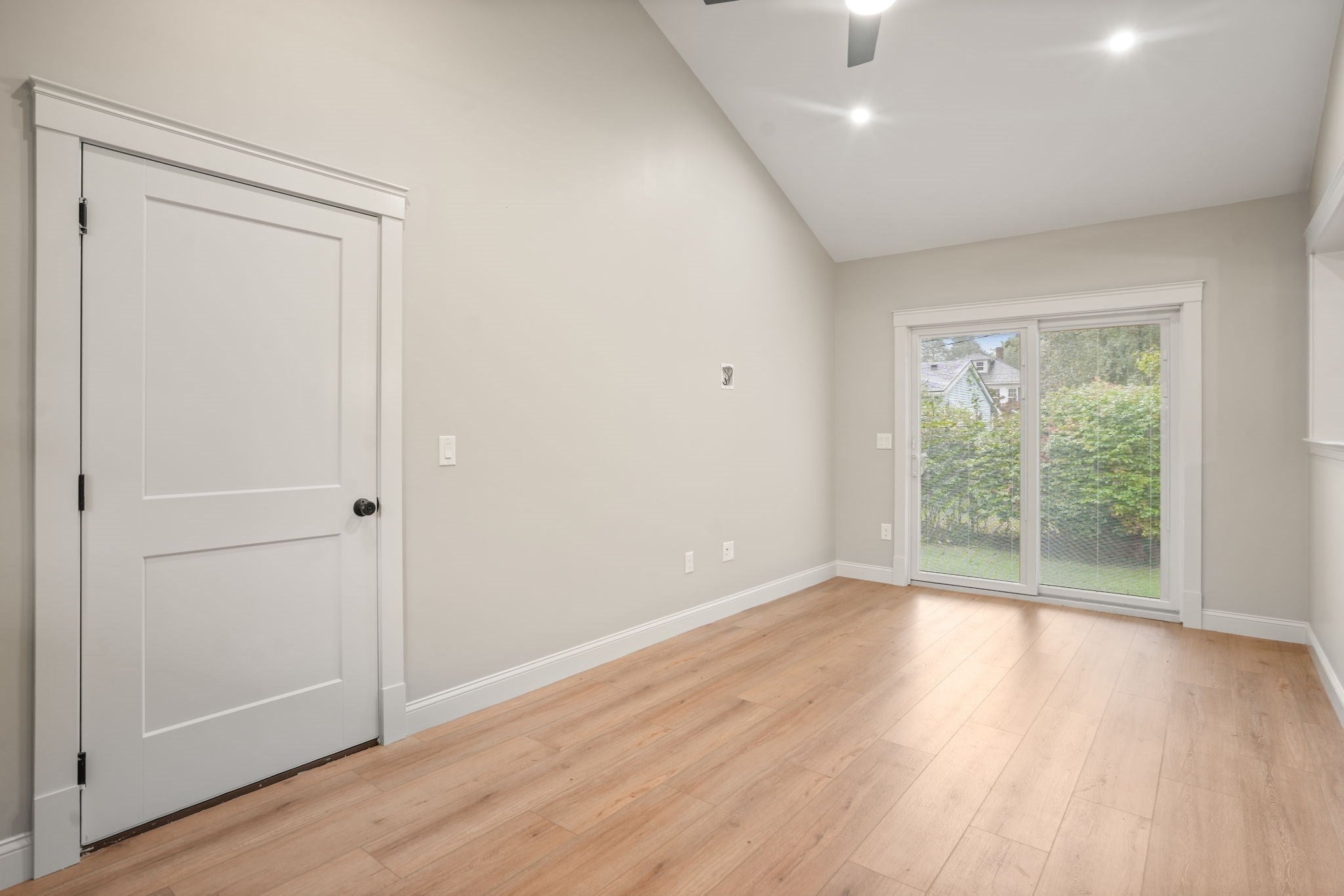 15 Myers St, Uxbridge, MA Photo #11