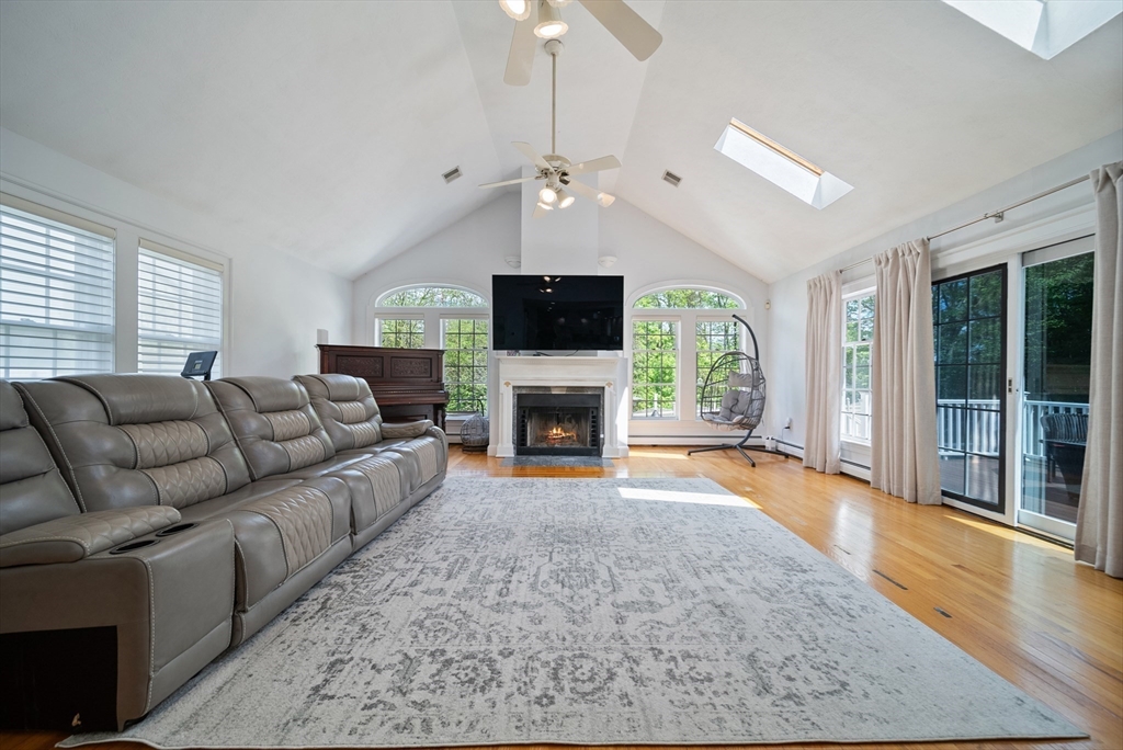 87 Hammersmith Dr