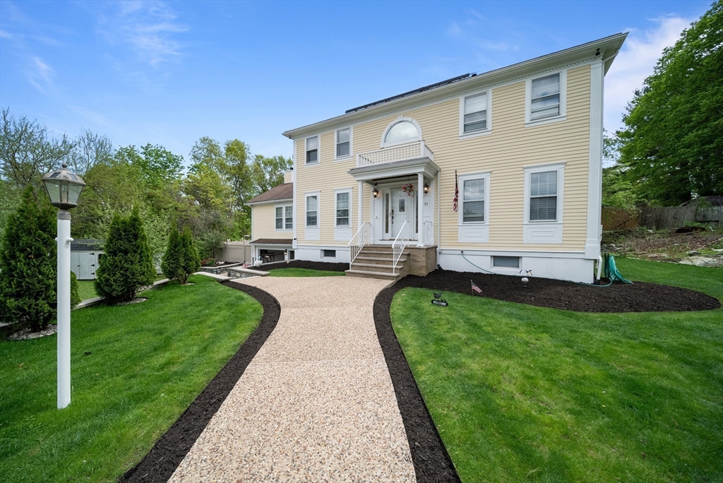 87 Hammersmith Dr