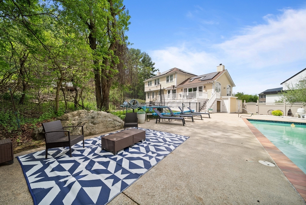 87 Hammersmith Dr