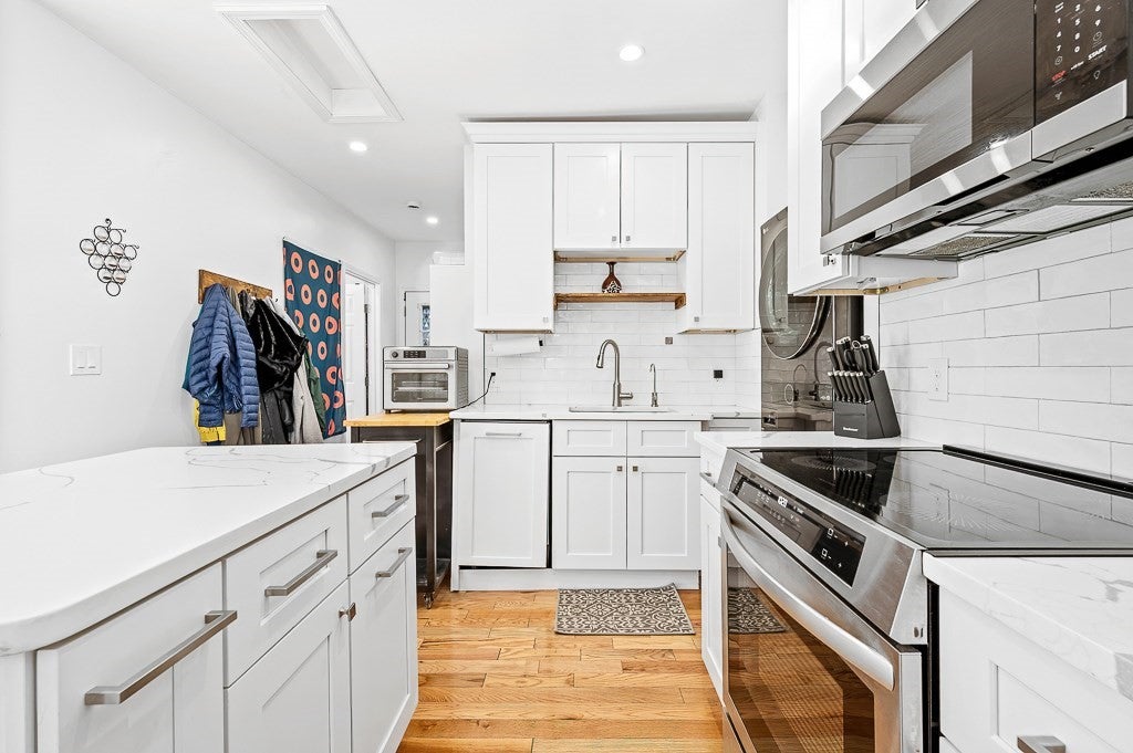 2 Rolfe Ave, Worcester, MA, 2 Rolfe Ave, Worcester, MA Photo #33