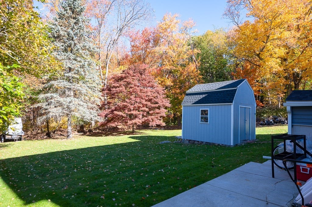 2 Rolfe Ave, Worcester, MA, 2 Rolfe Ave, Worcester, MA Photo #41