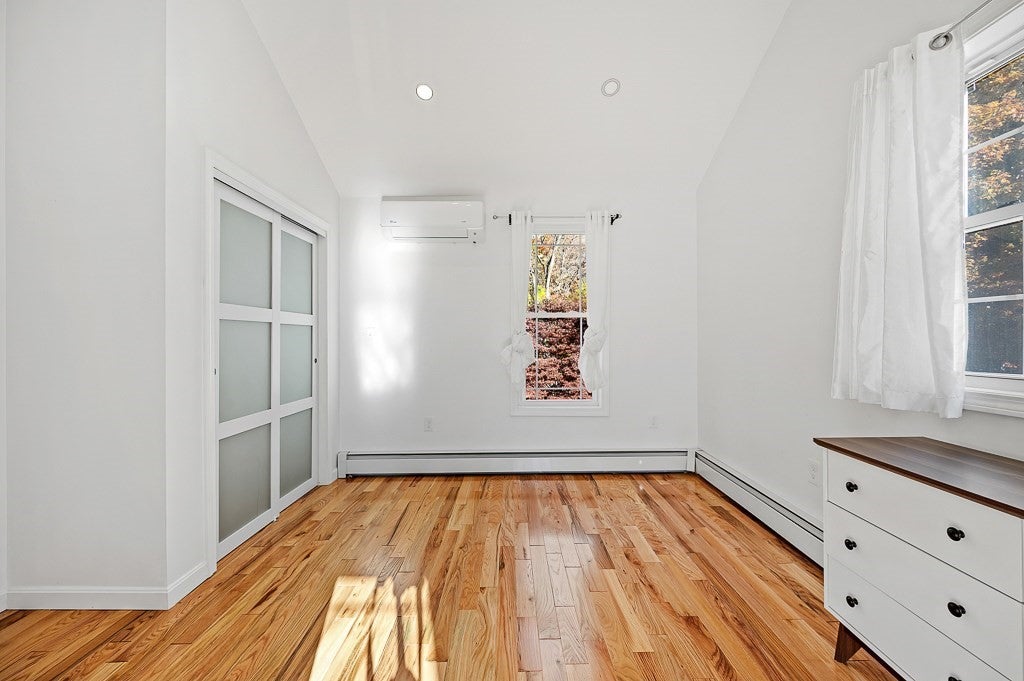 2 Rolfe Ave, Worcester, MA, 2 Rolfe Ave, Worcester, MA Photo #23