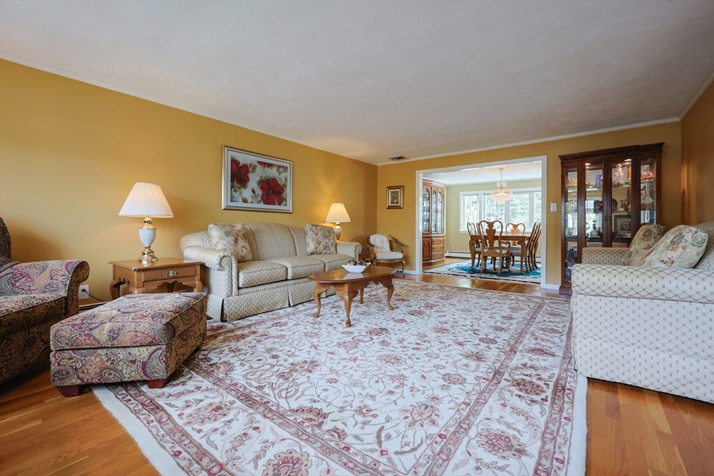 28 Fieldstone Dr