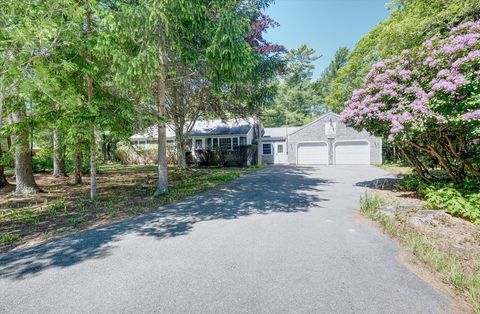 175 Knotty Pine Ln Barnstable MA 02632