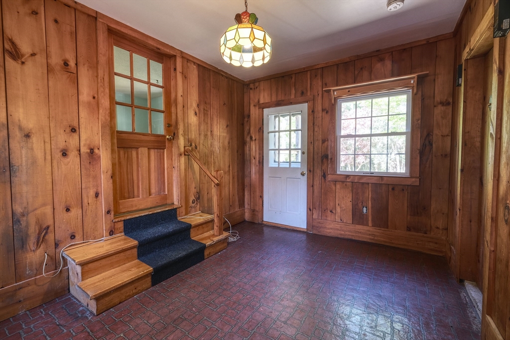 175 Knotty Pine Ln