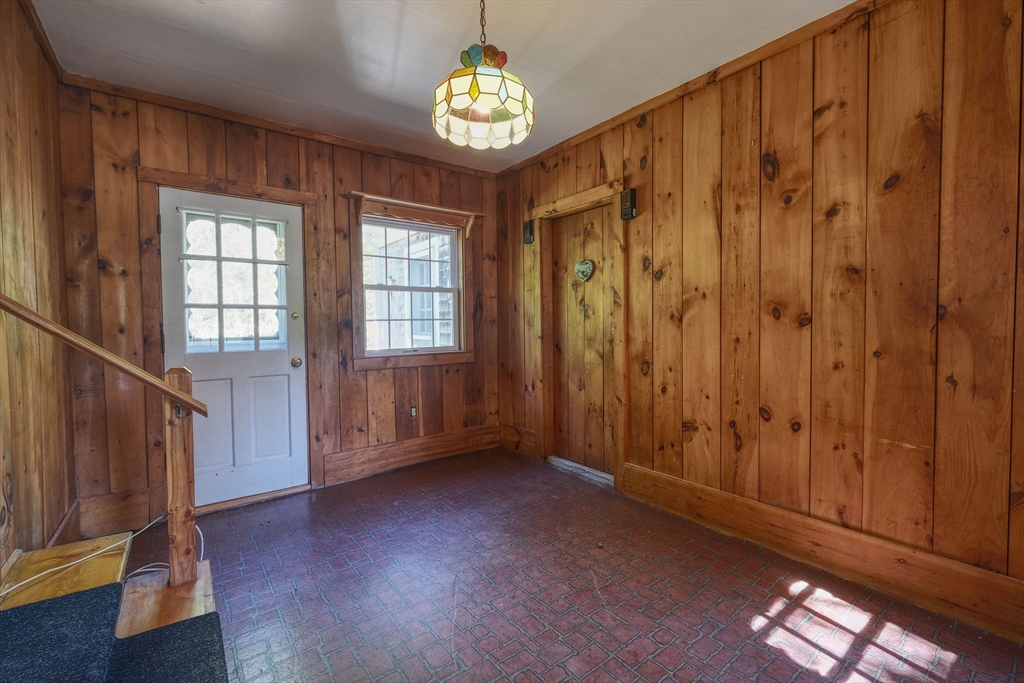 175 Knotty Pine Ln