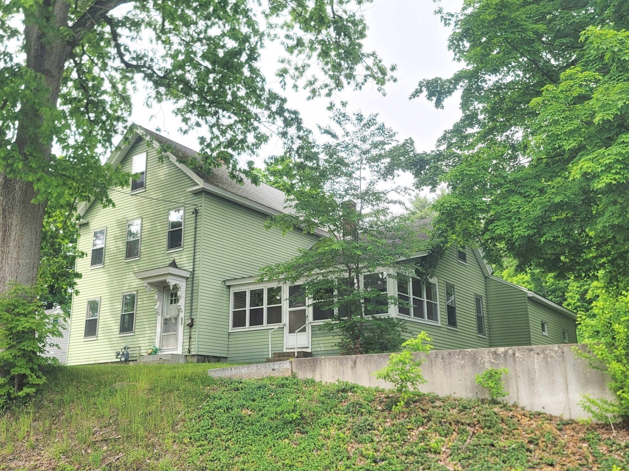 85 West Main Street - Photo 2