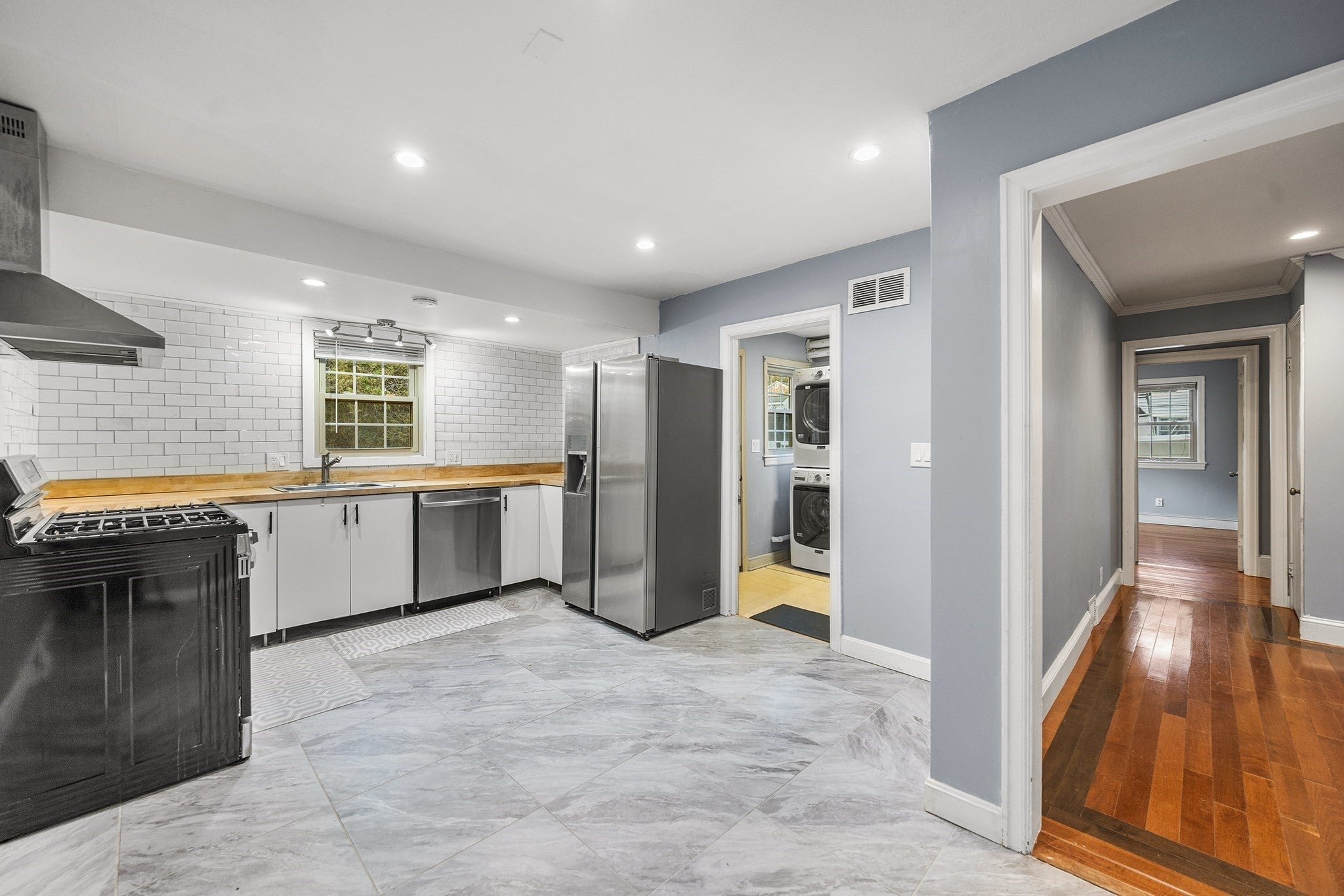 51 Selwyn Rd, Randolph, MA Photo #3