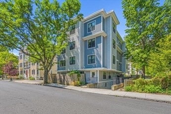 Click for 192 Raymond St #4, Cambridge, MA slideshow Click for 192 Raymond St #4, Cambridge, MA slideshow