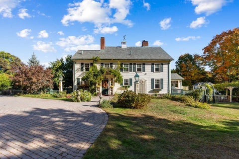 Photo of 50 Chestnut St, Lynnfield, MA 01940 (MLS # 73593142)