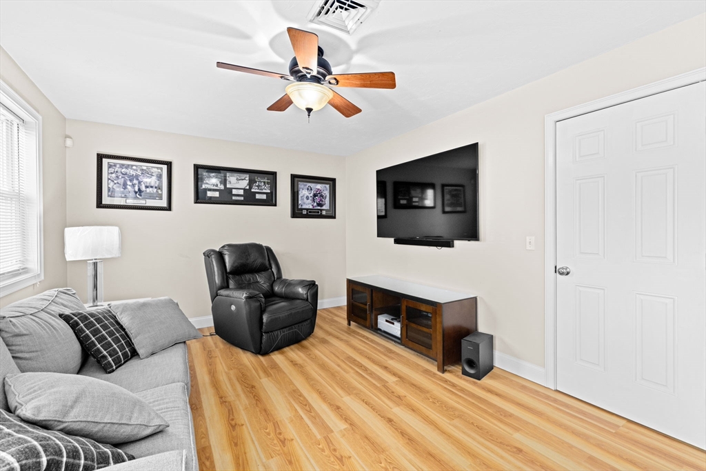 2783 Cranberry Hwy