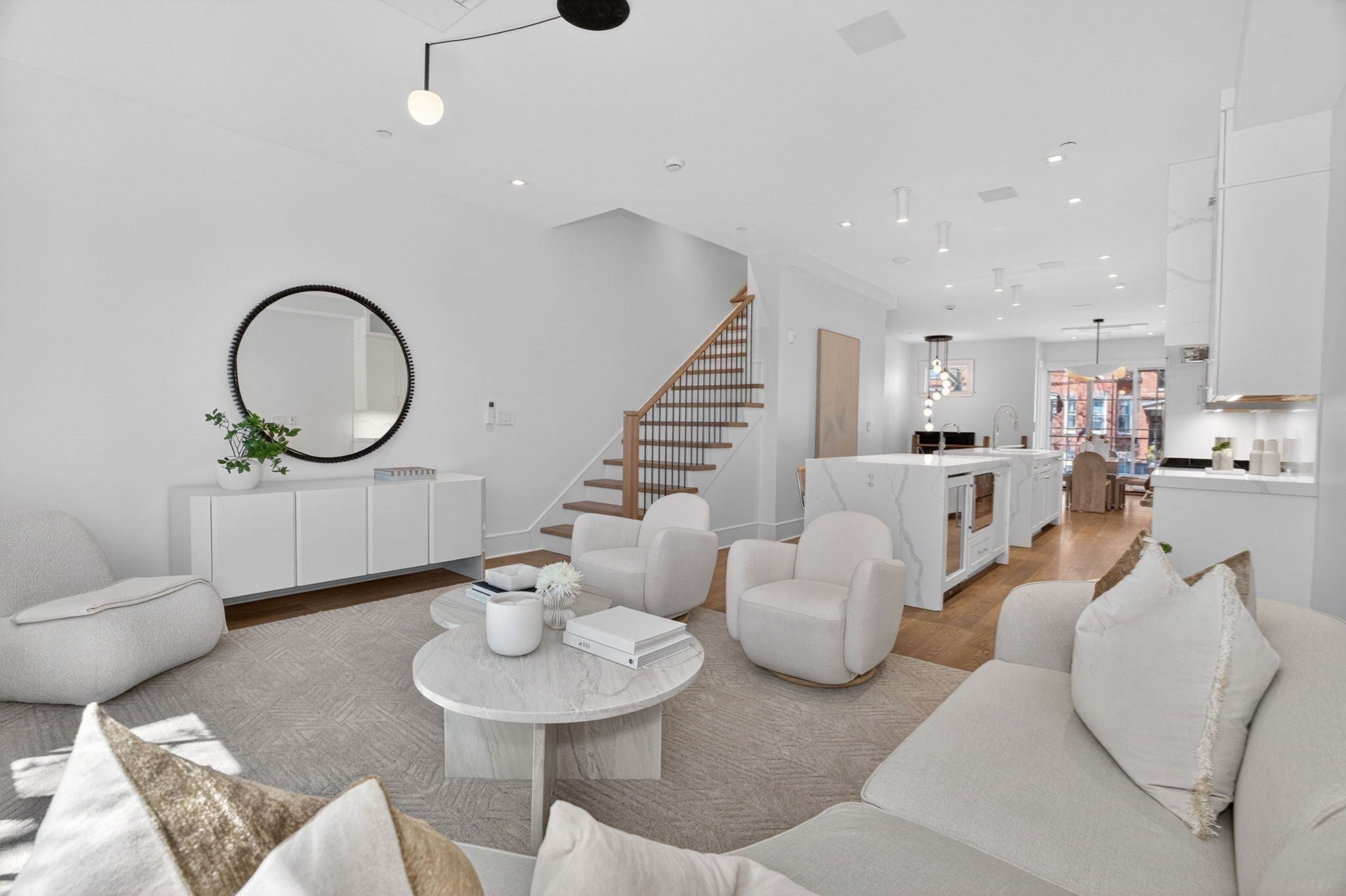 559 East Broadway