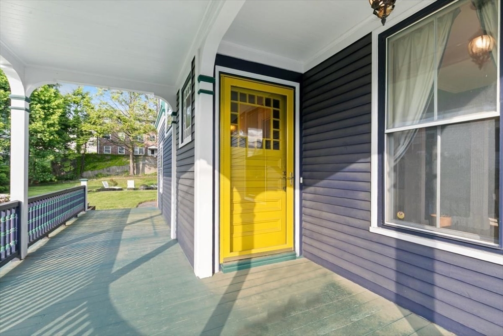 44 Hanks St