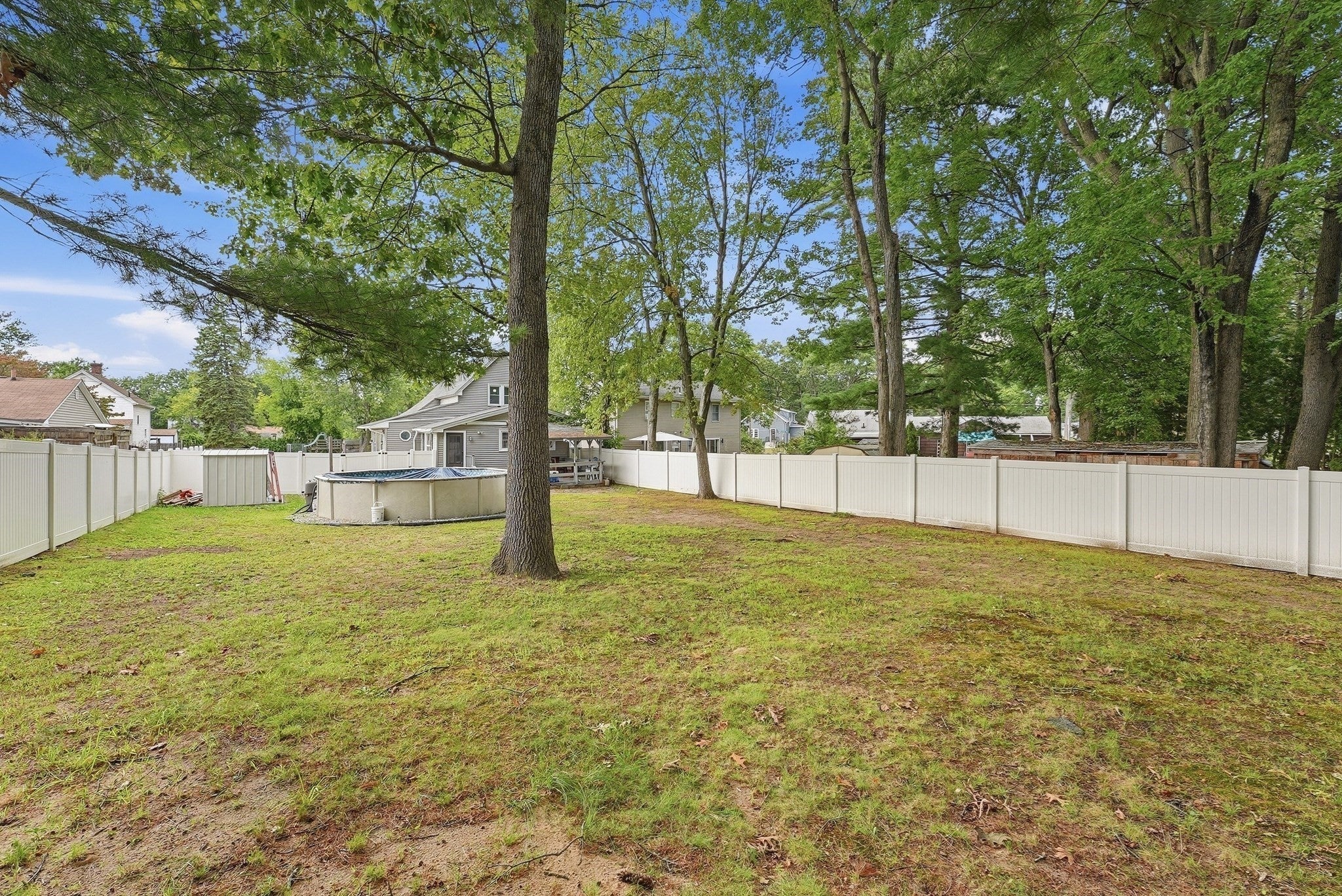 11 Garrity St, Chicopee, MA Photo #33