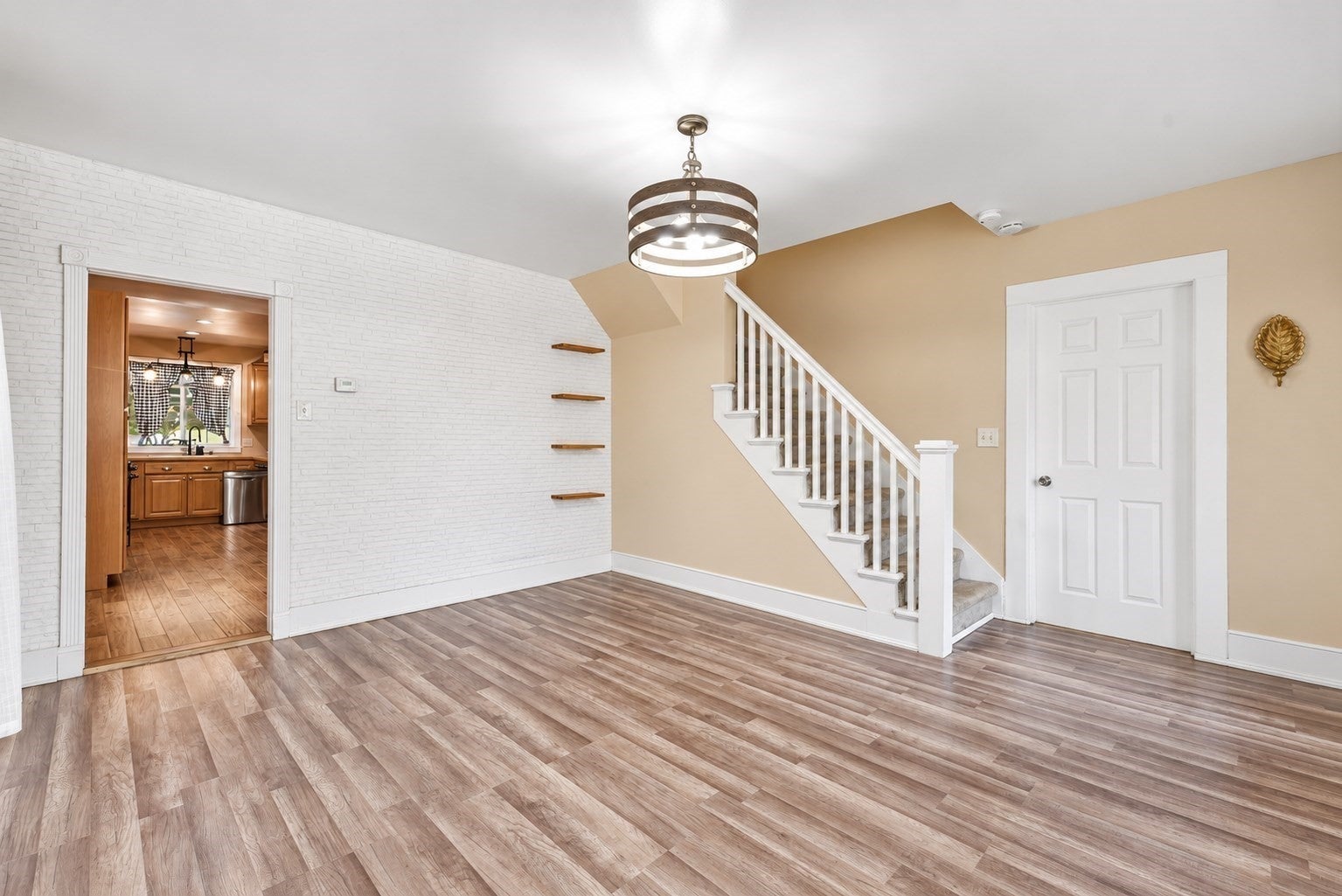 11 Garrity St, Chicopee, MA Photo #6