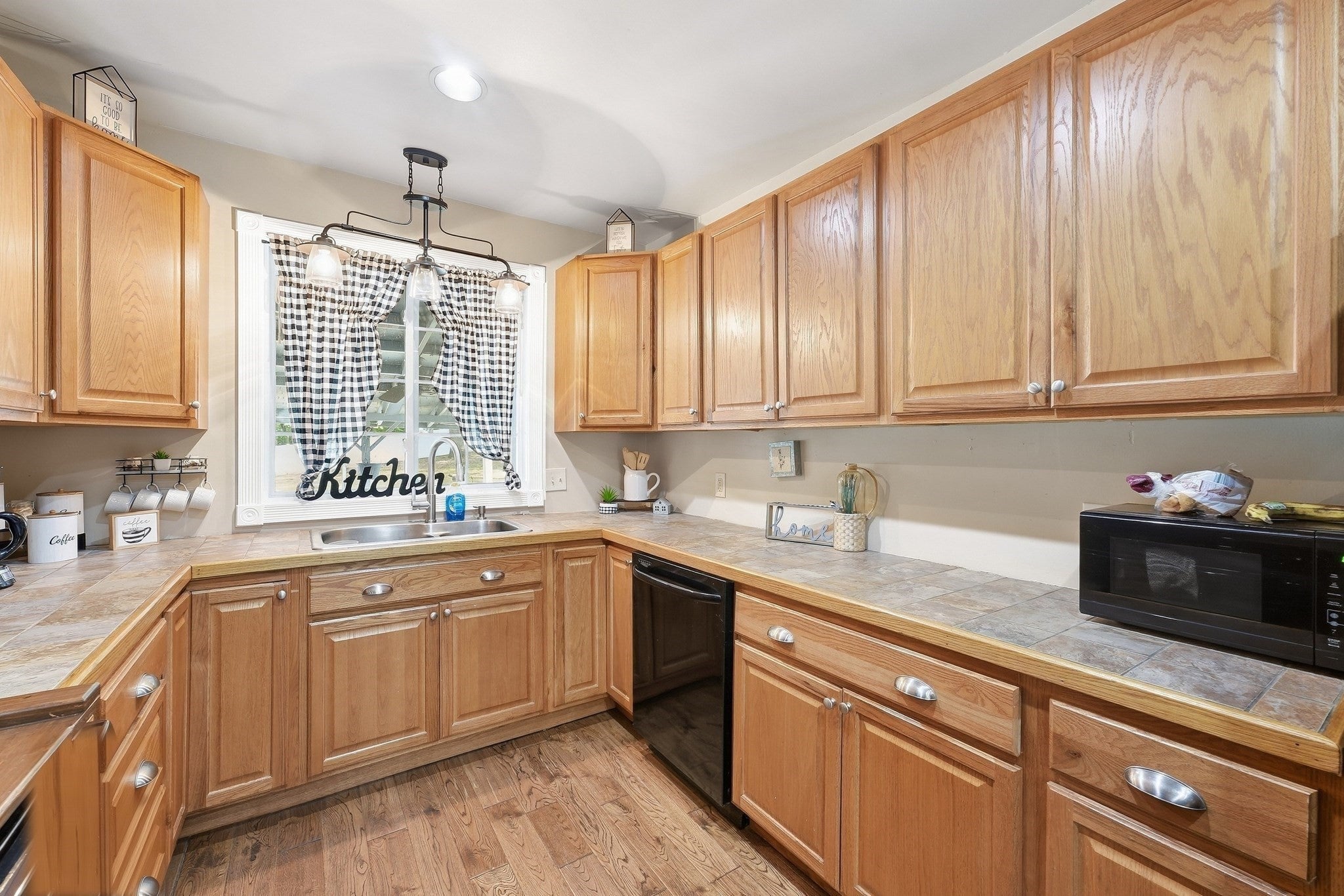 11 Garrity St, Chicopee, MA Photo #10