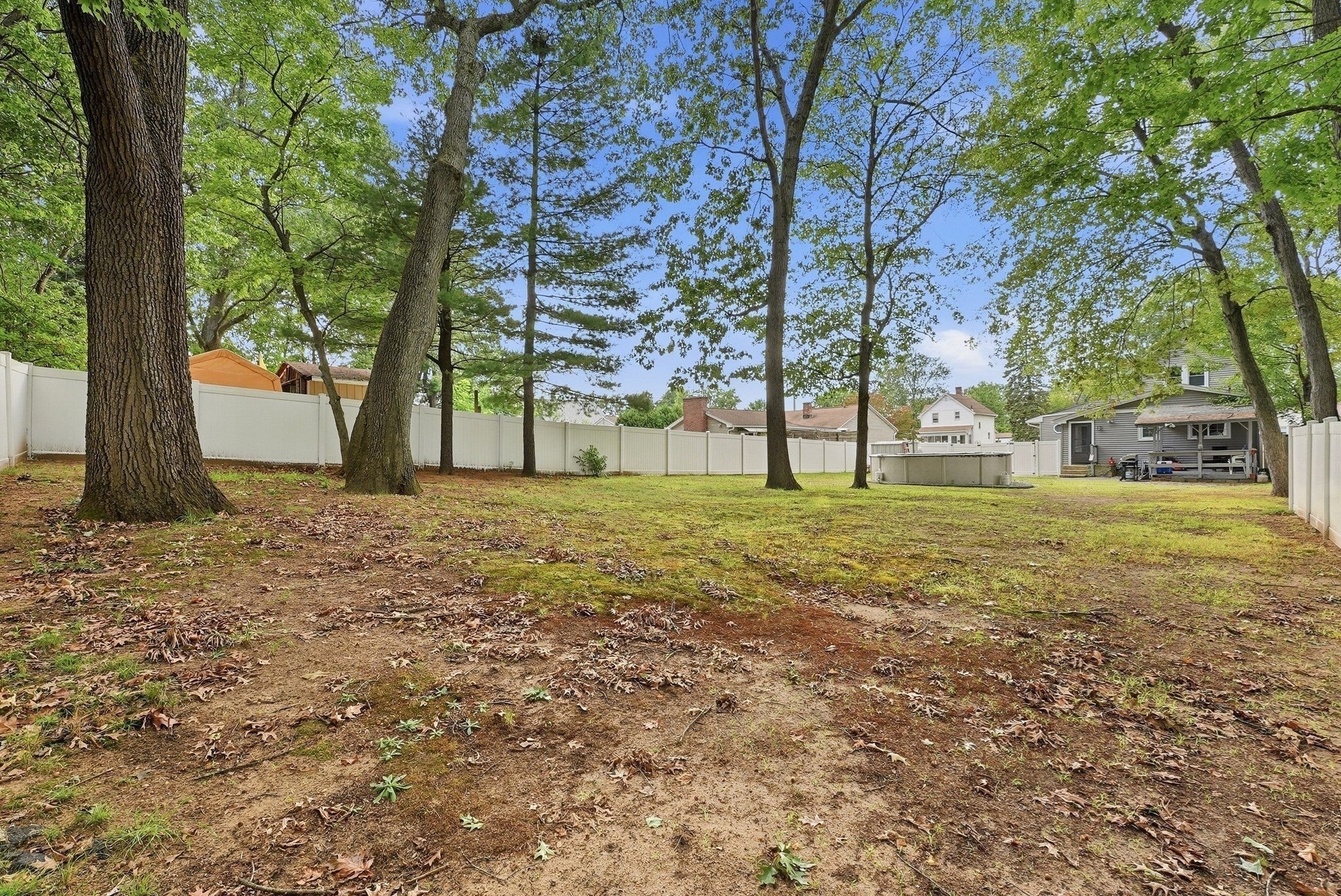 11 Garrity St, Chicopee, MA Photo #34