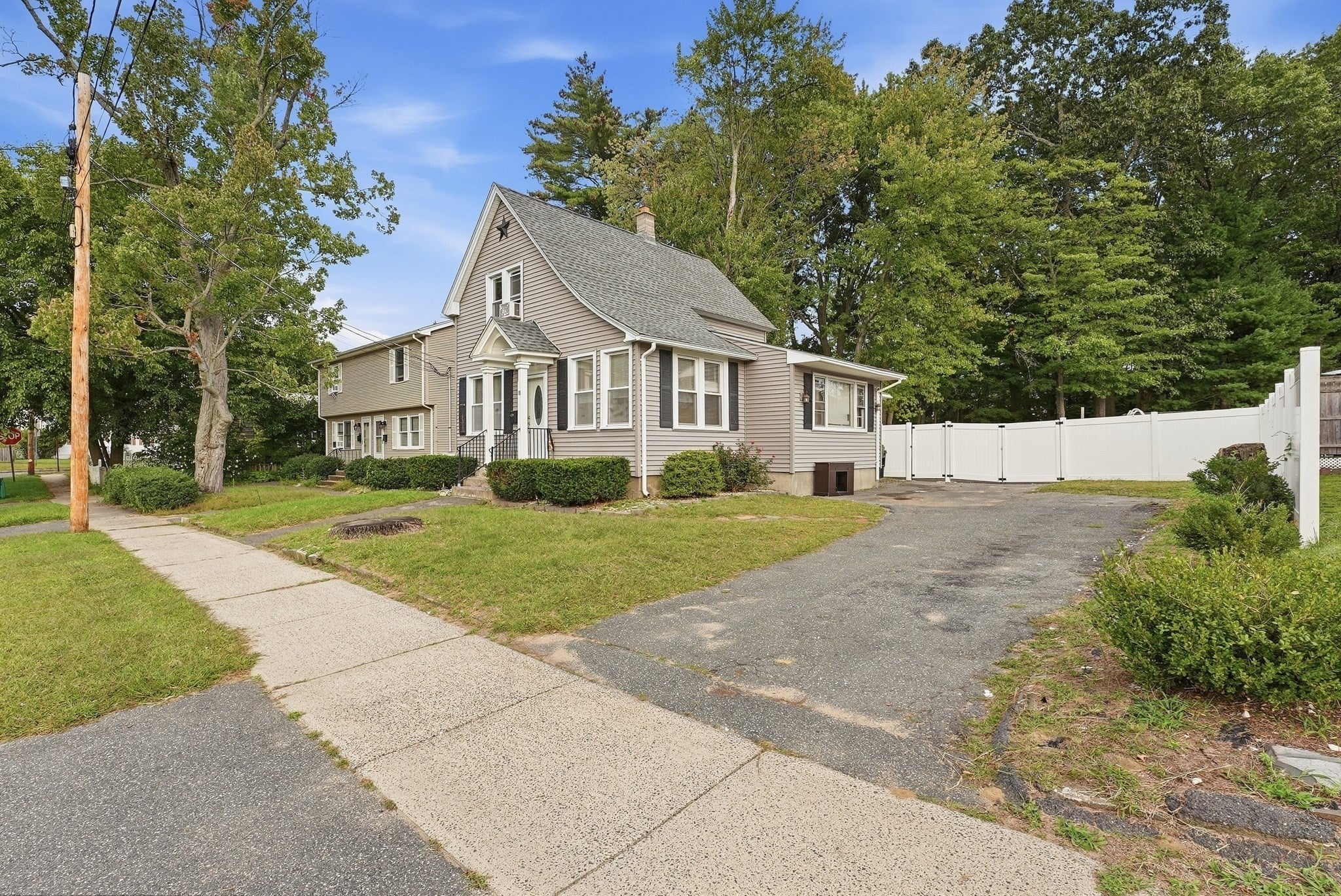 11 Garrity St, Chicopee, MA Photo #4