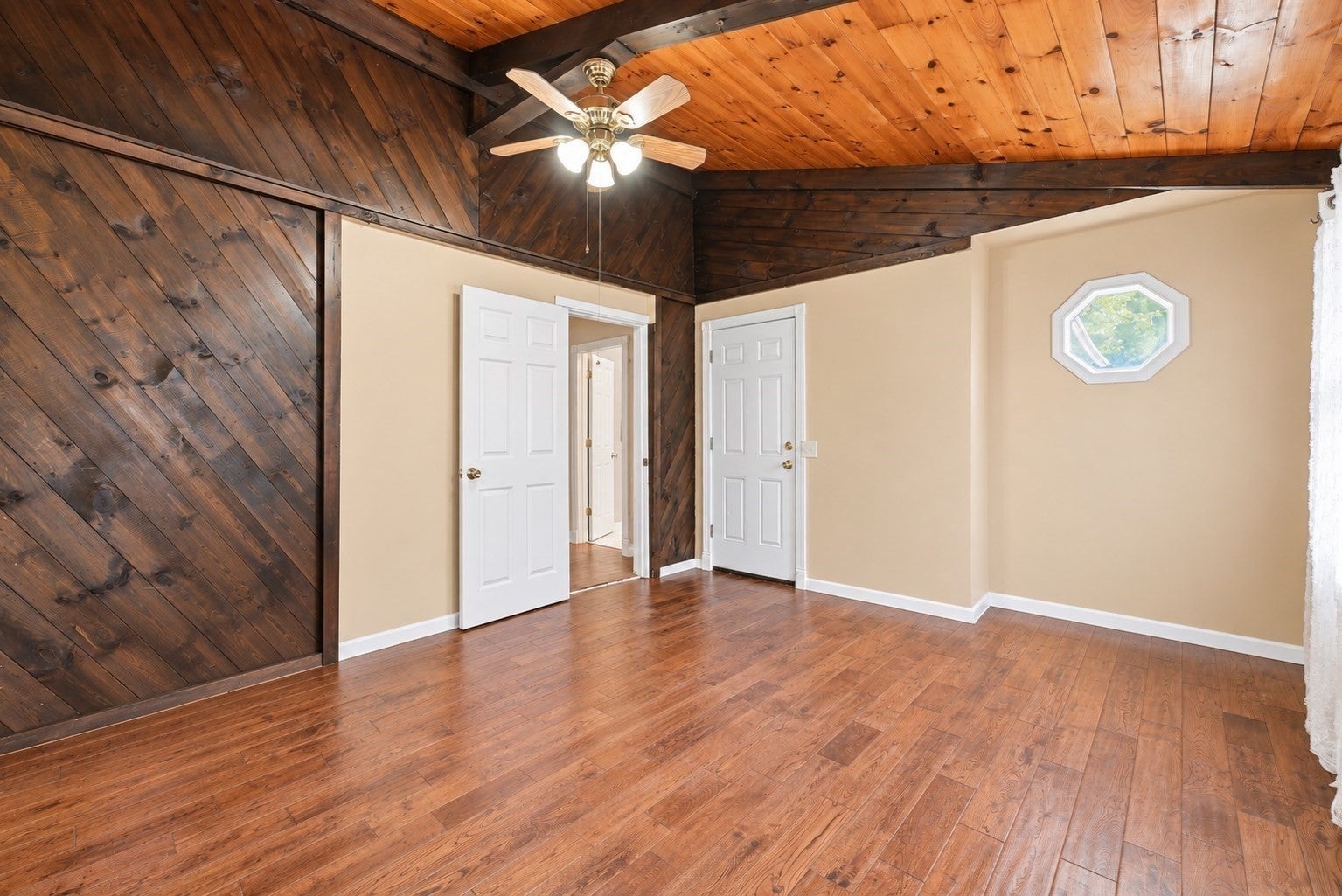 11 Garrity St, Chicopee, MA Photo #16