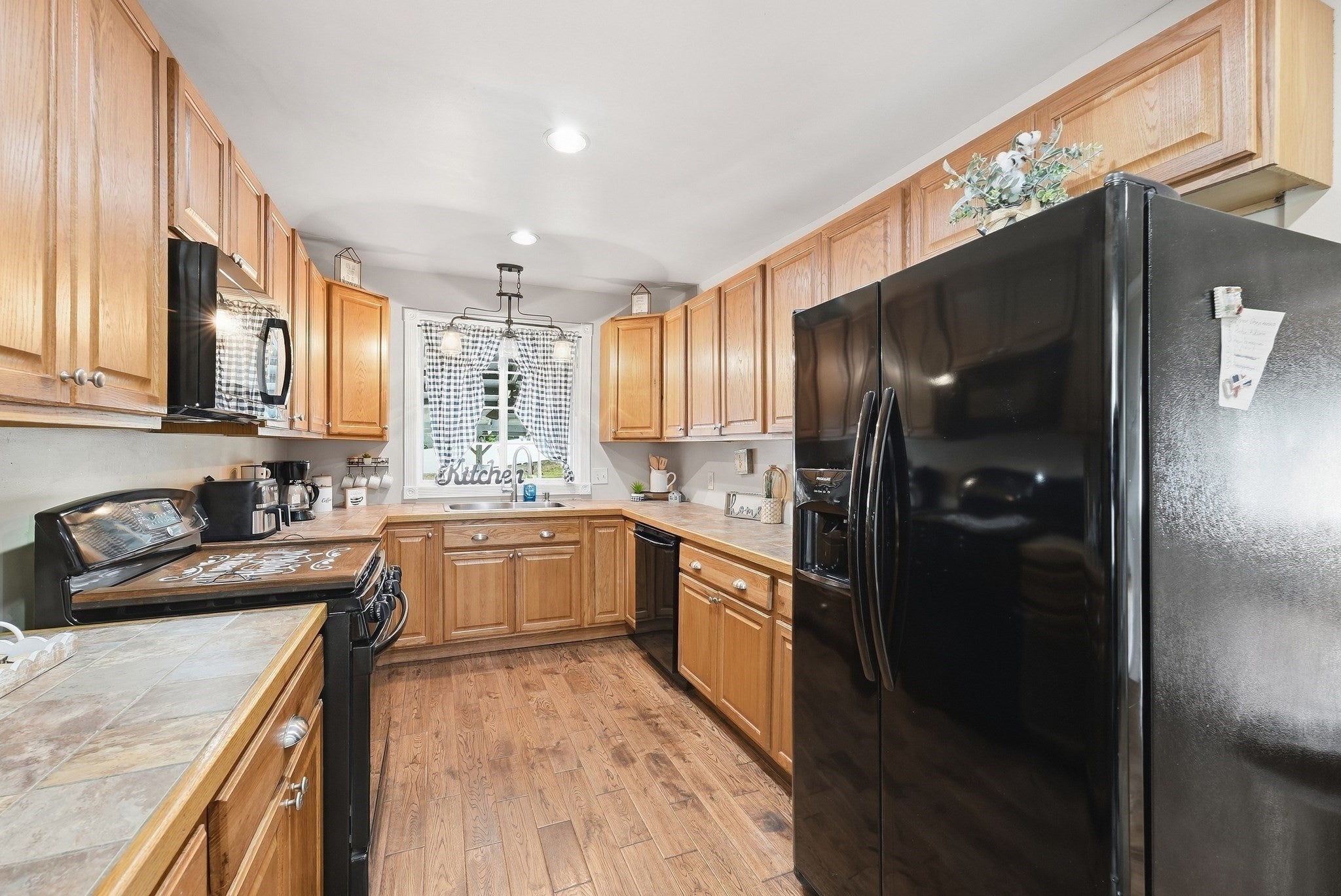 11 Garrity St, Chicopee, MA Photo #8