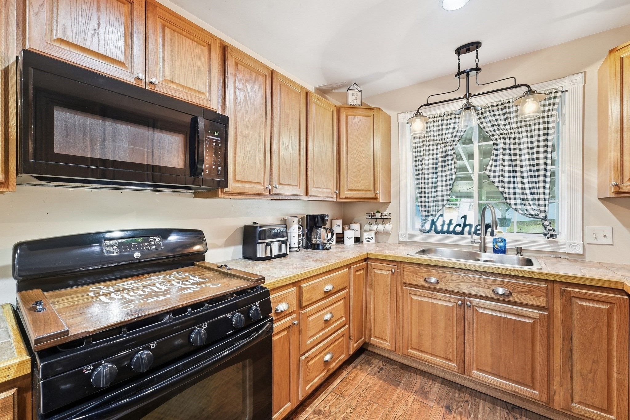 11 Garrity St, Chicopee, MA Photo #9