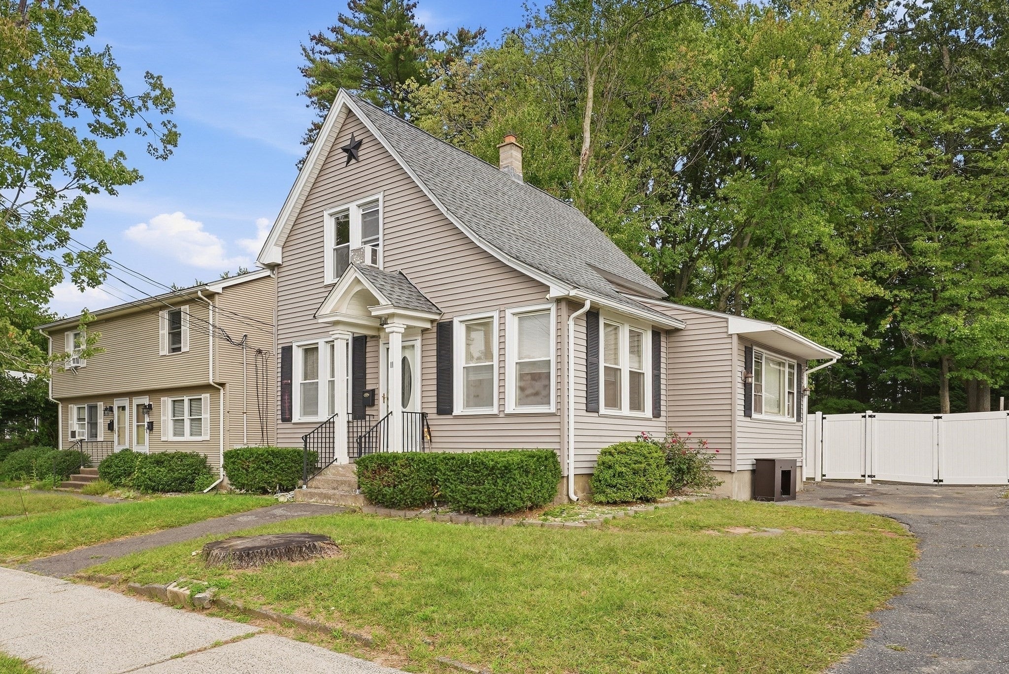 11 Garrity St, Chicopee, MA Photo #3