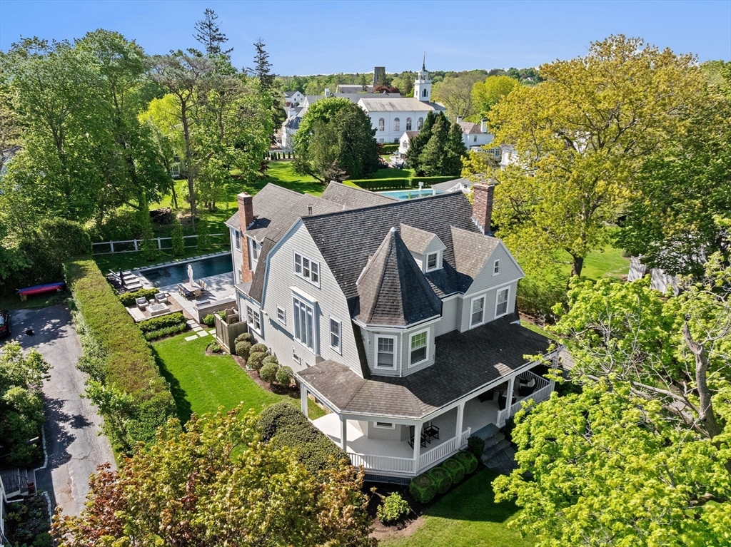 11 Beach St