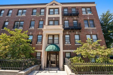 185 Chestnut Hill Avenue 18 Boston MA 02135