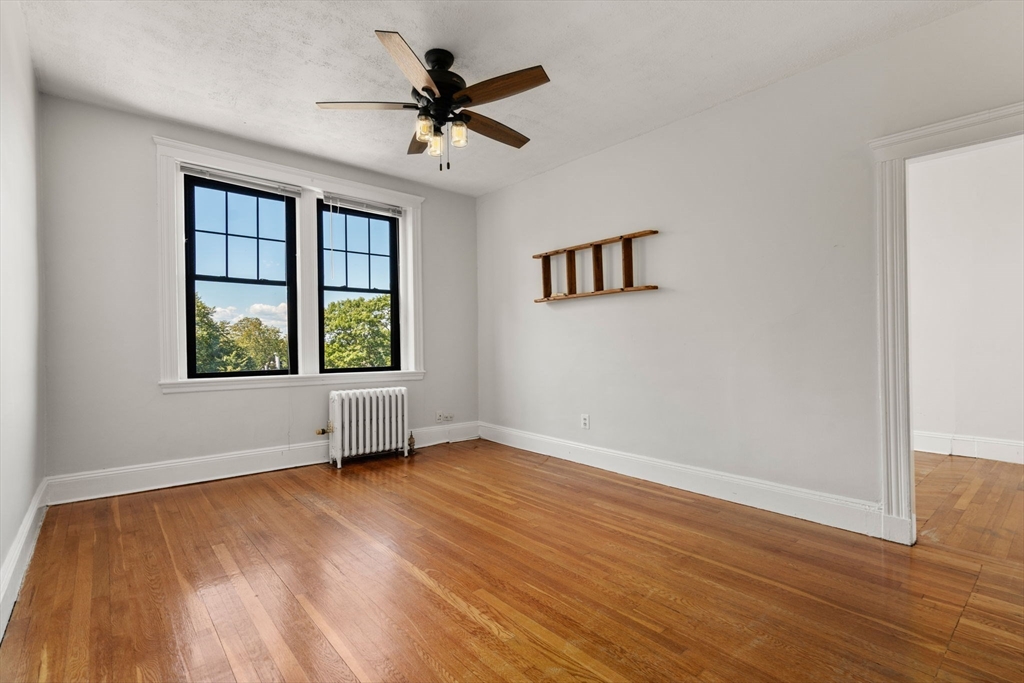 185 Chestnut Hill Avenue 18