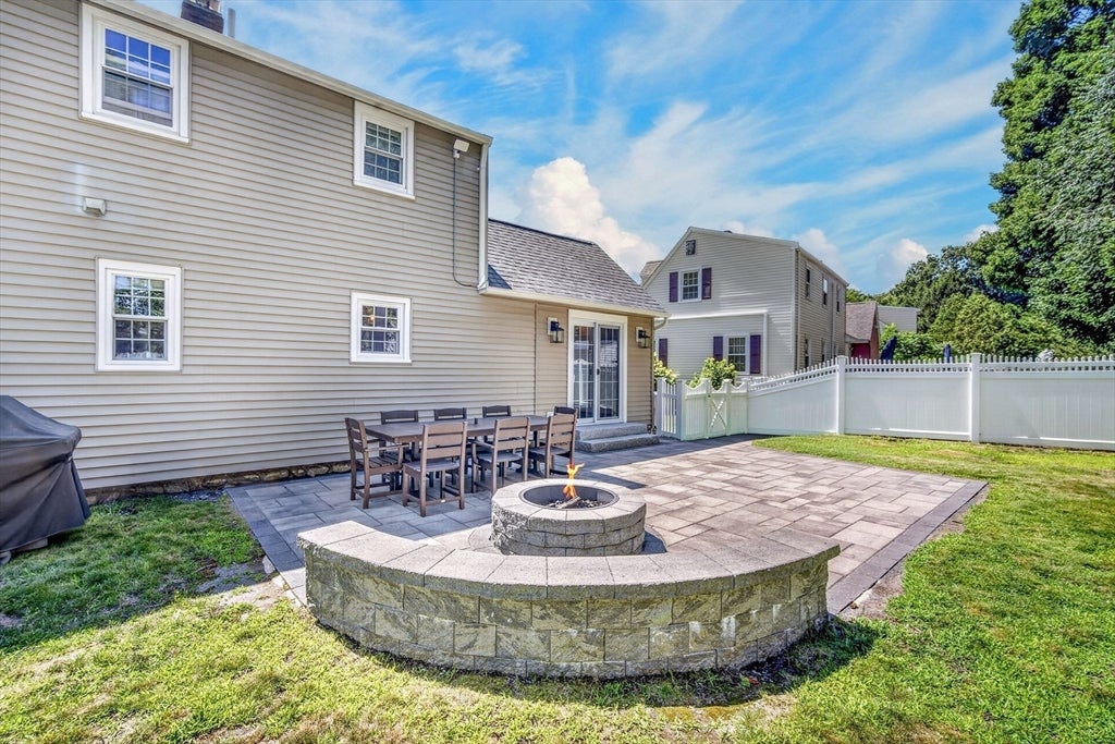 47 Maple Cir, Shrewsbury, MA Photo #39