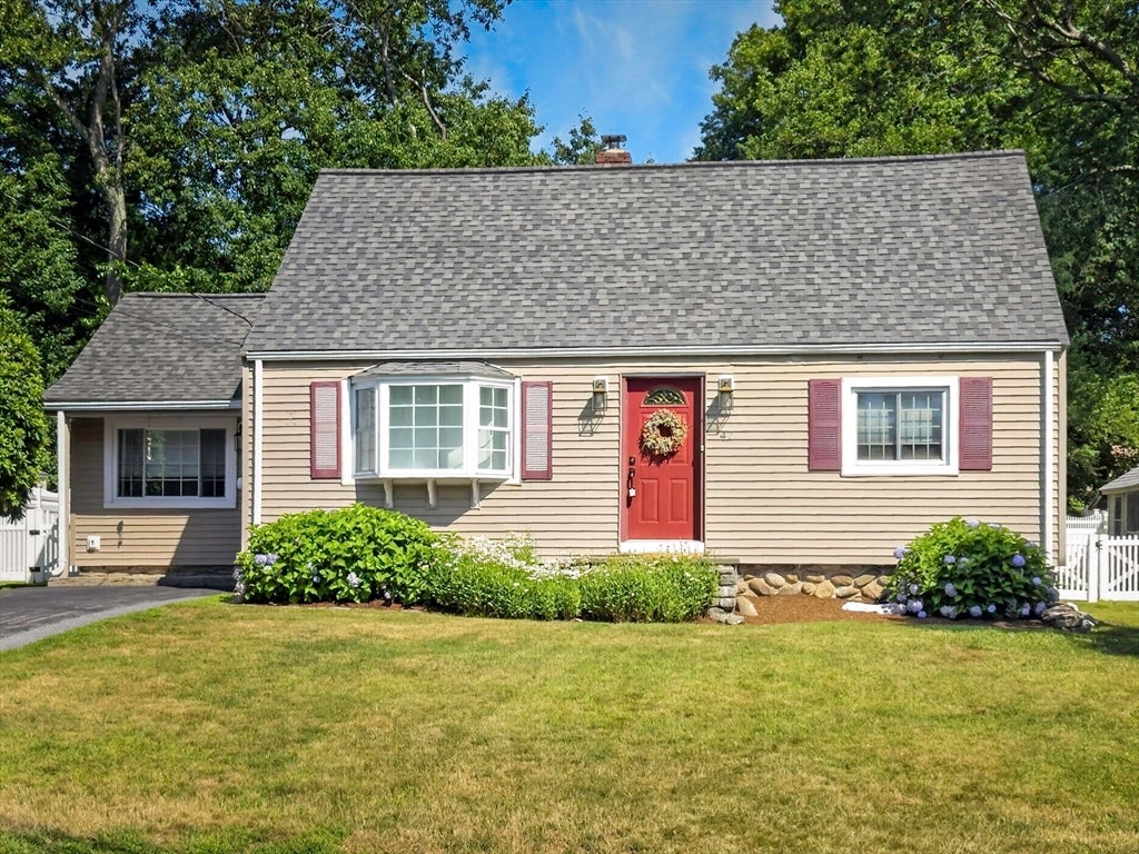 47 Maple Cir, Shrewsbury, MA Photo #3