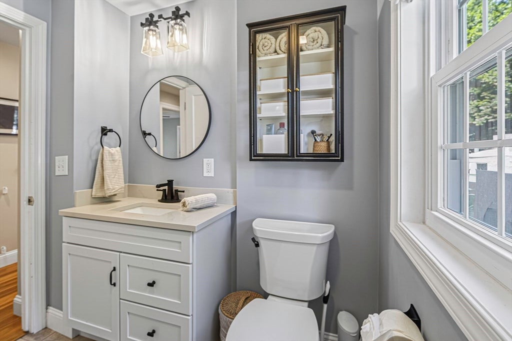 47 Maple Cir, Shrewsbury, MA Photo #20