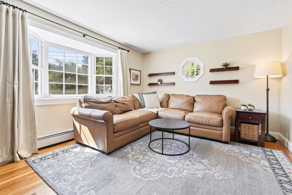47 Maple Cir, Shrewsbury, MA Photo #7