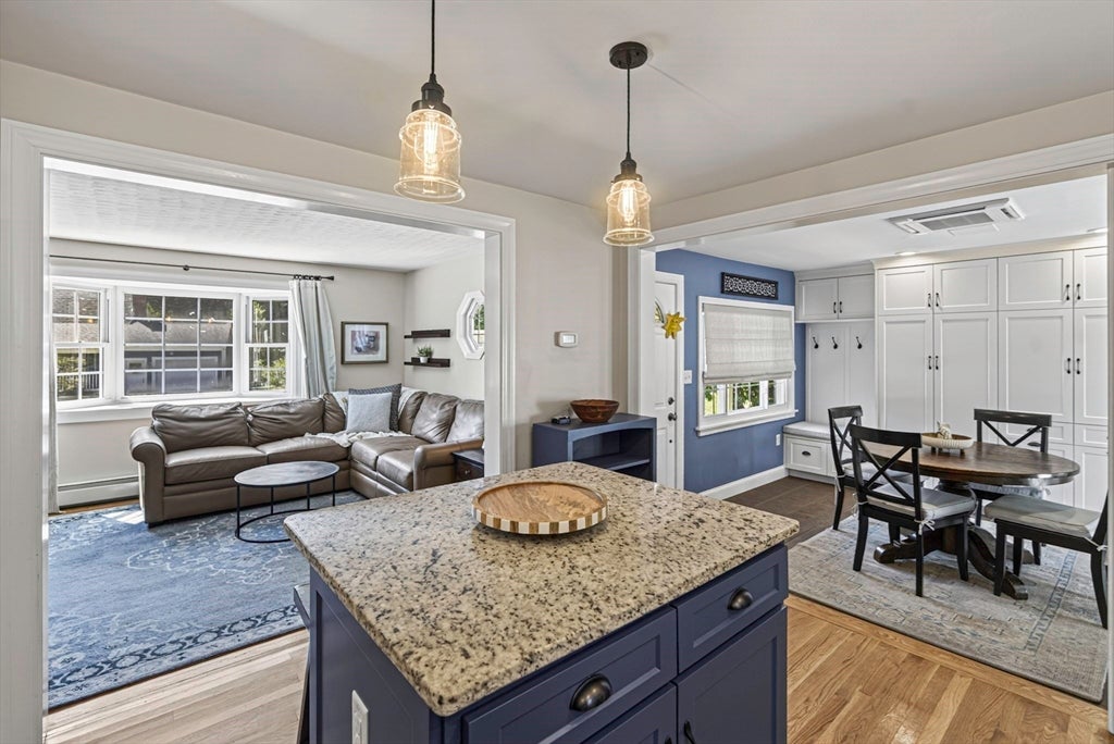 47 Maple Cir, Shrewsbury, MA Photo #14