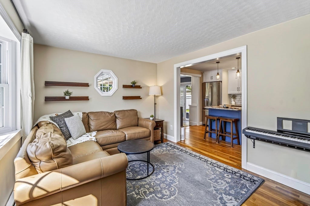 47 Maple Cir, Shrewsbury, MA Photo #8