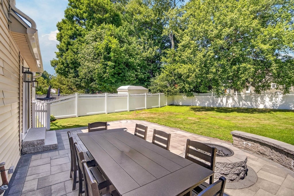 47 Maple Cir, Shrewsbury, MA Photo #38