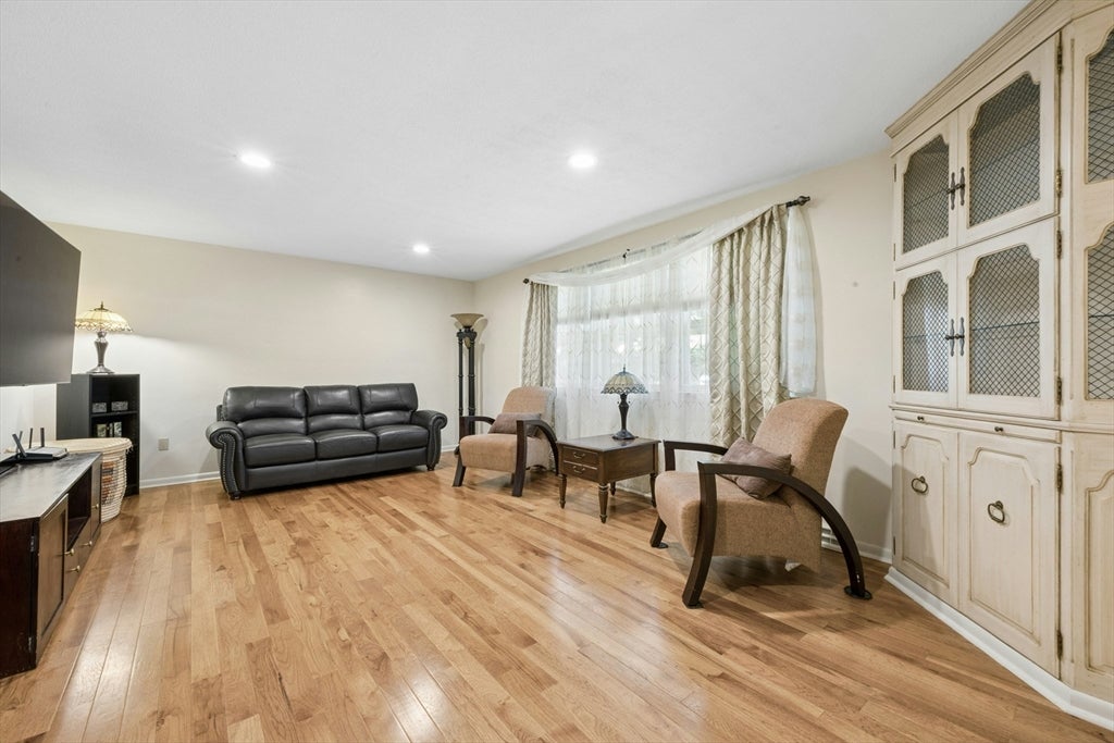 19 Hickory Drive, Worcester, MA, 19 Hickory Drive, Worcester, MA Photo #4