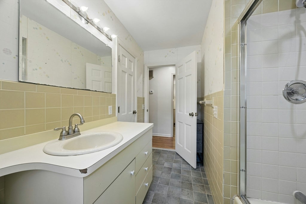 19 Hickory Drive, Worcester, MA, 19 Hickory Drive, Worcester, MA Photo #14