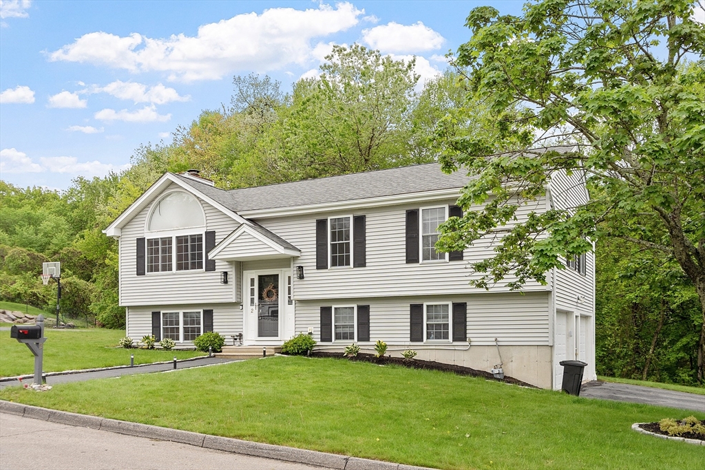 2 Pinebrook Ln