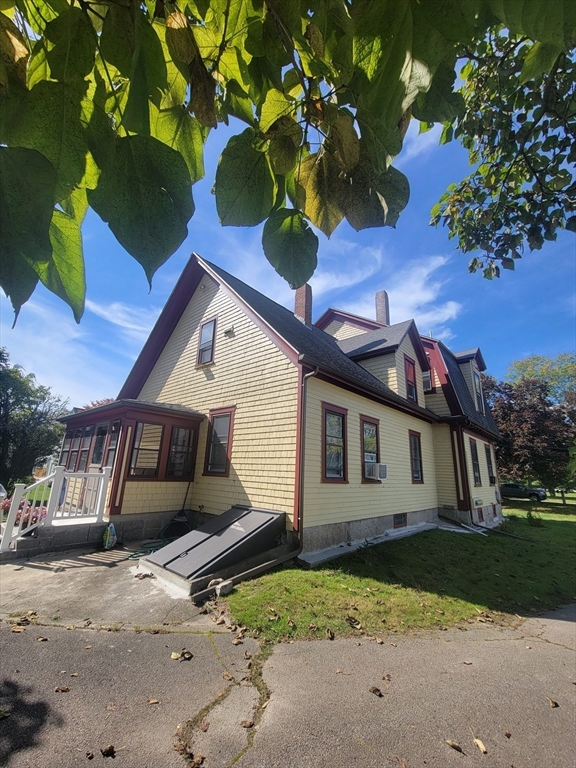 818 Hathaway Rd